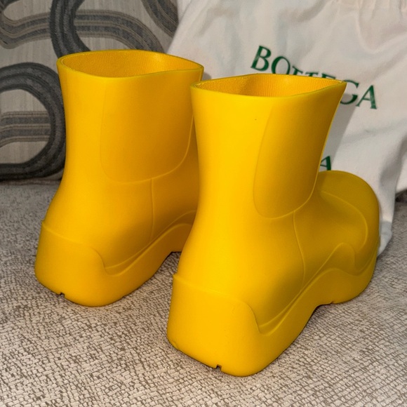 Bottega Veneta Puddle Rain Boots Yellow (SIZE: 40) NO Box - Picture 10 of 12